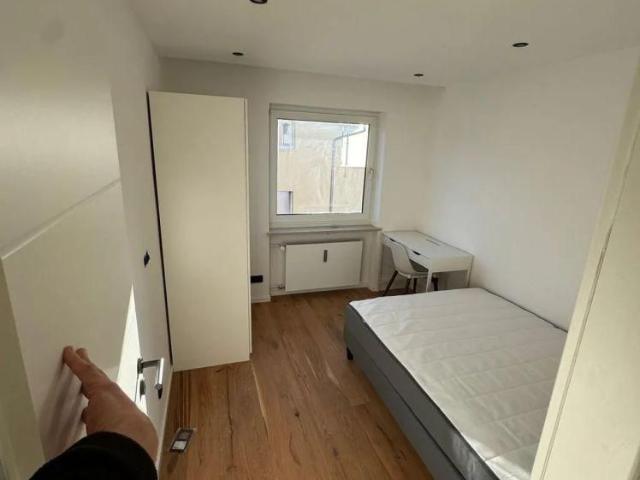 Dein möbliertes Zimmer zum Ankommen und Wohlfühlen I Pachemstraße 9, München