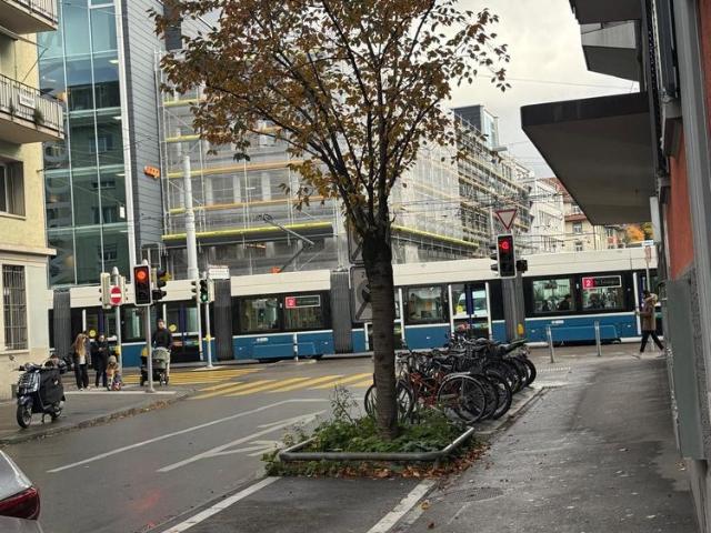 DEIN NEUER ARBEITSPLATZ ALS EIGENSTÄNDIGE/R HAIRDRESSER