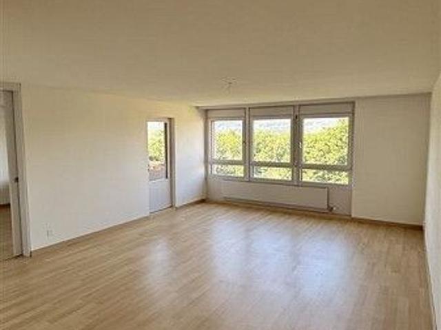 Dein neues Zuhause mit Weitblick 4.5 Zimmer im 9. OG der Liebrüti