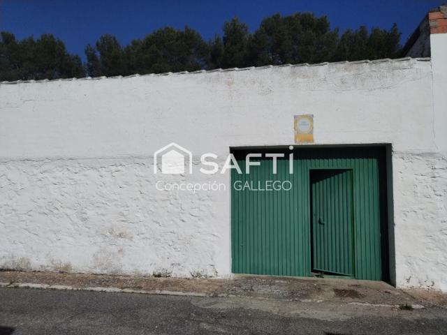 “Deja atrás la ciudad. Descubre en La Mancha el hogar donde por fin se respira.”