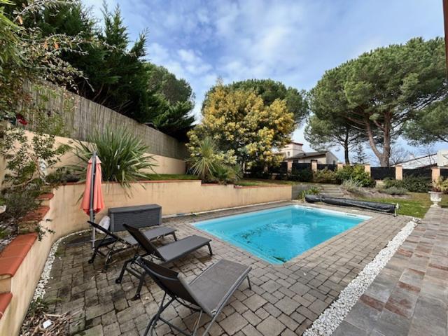 DEJA LOUE Coup de coeur pour cette belle villa 8 pièces avec