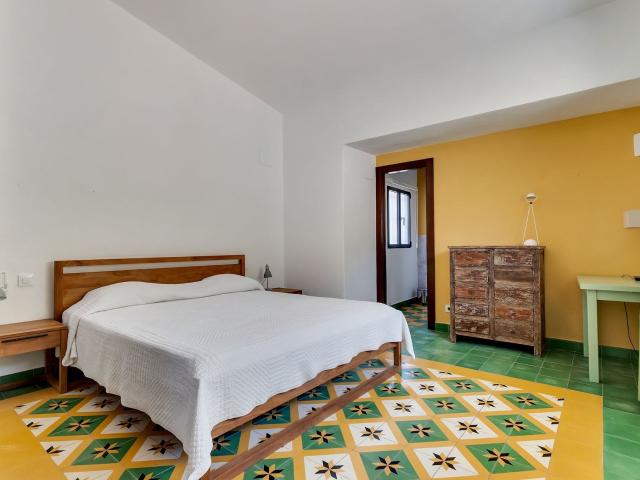 Déjese cautivar por esta finca llena de carácter, a solo 10. 433m² Benissa