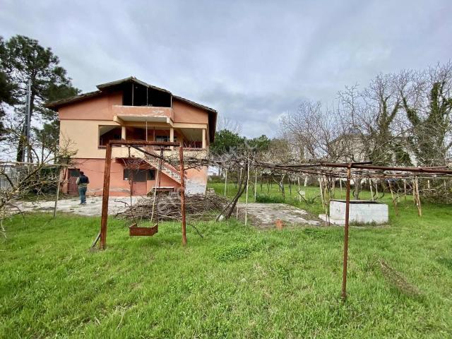 Deka Gayrimenkul'den Costal'da Denize Sıfır Tapulu Villa 808m2
