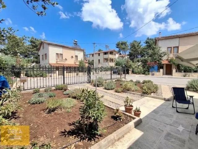 Deka Gayrimenkul'den Dereköy'de Denize 50 Mt Kiralık Müstakil Ev