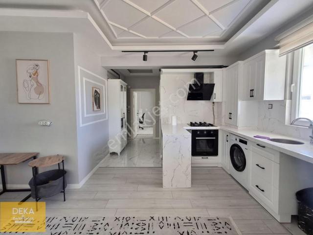 Deka Gayrimenkul'den Körfez'de Tramvaya Cephe Eşyalı Kiralık 1+1