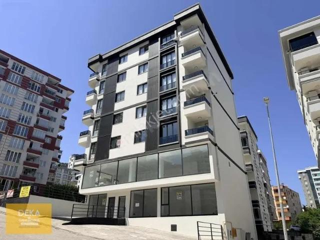 Deka Gayrimenkul'den Tramvaya Cephe Geniş 1+1 Kiralık Daire