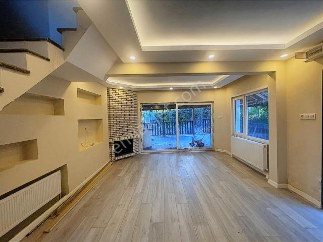 Değirmenaltı Çamlık Bölgesinde 3+1 Deniz Manzaralı Bahçeli Villa