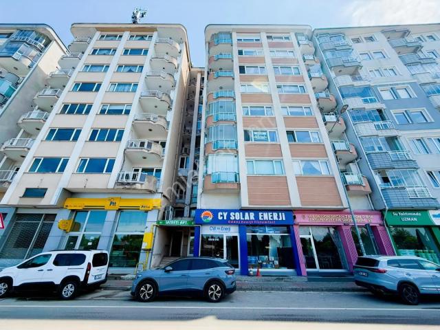 Delta Gayrimenkul'den Merkez'de Eşyalı Fırsat Kiralık 3+1 Daire