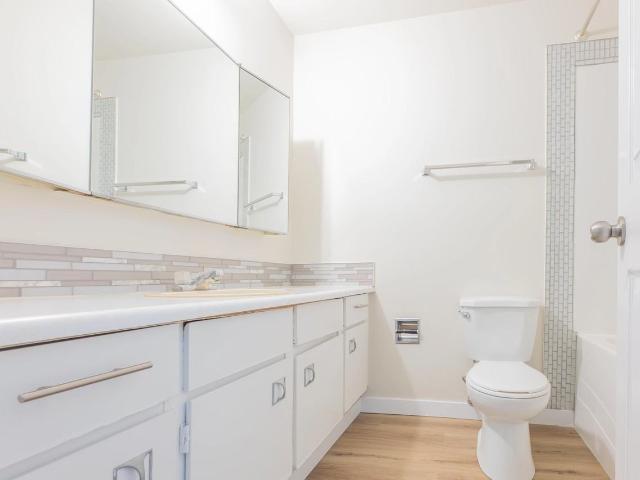 Delton Place 1 Bedroom Apartment for Rent at 11820 88 St Nw, Edmonton, AB T5B 3R8 Eastwood