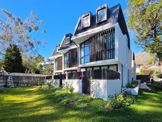 Deluna Luxurious Three Bedroom Residence with Oversized Study, Private Gym and Lift