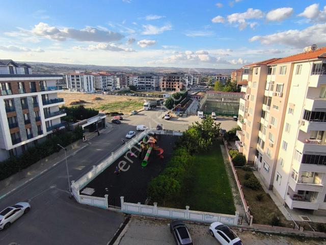 Delux'den 100. Yıl Tugay Karşısında Geniş 3+1 Kiralık Daire