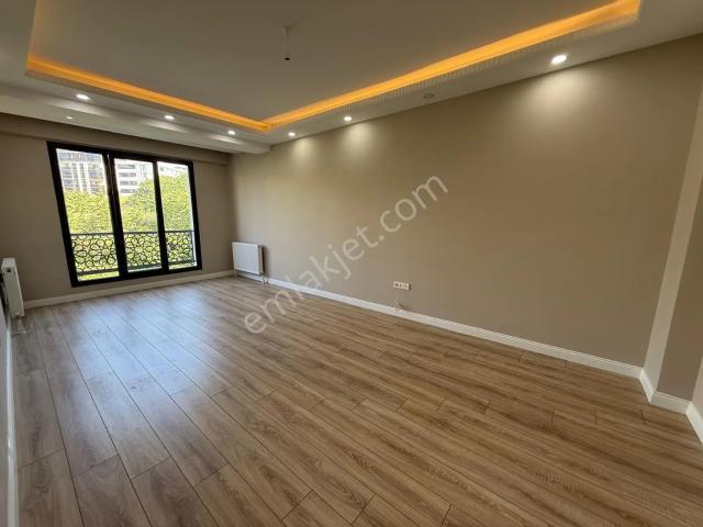 Delux'den Atatürk Mh'de Havuzlu Güvenlikli Satılık Lux 2+1 Daire