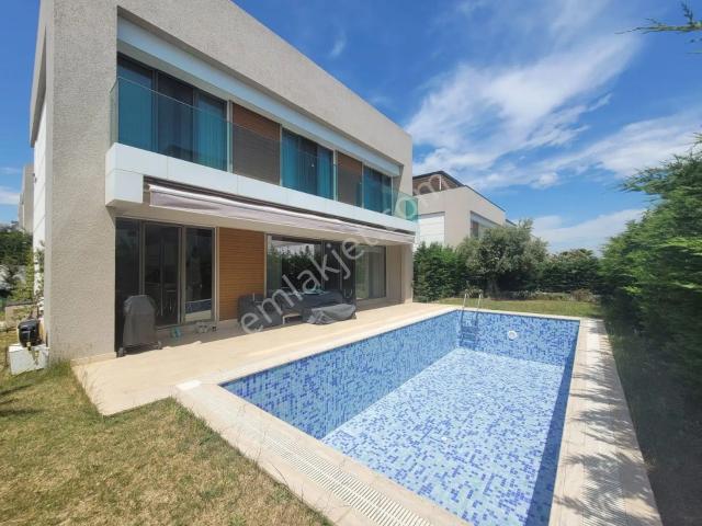 Delux'den Bahçelievlerde Ultra Lux Müstakil Havuzlu 3+2 Villa