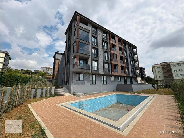 DELUX'DEN ORTACAMİ MH.'DE ERDEMOĞLU PANORAMADA LUX SATILIK 1+1