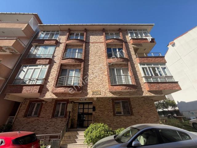 Deluxe 26 ' Dan Metroya 2 Dk Genç Binada 1+1 60 M2 Fırsat Daire