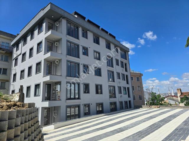 Deluxe 26 'dan Tam Merkezde Otoparklı Balkonlu 2+1 85 M2 Fırsatt