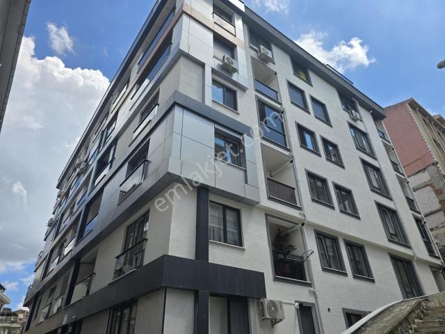 Deluxe 26 ' Dan Yeni Binada Asansörlü Balkonlu 3+1 120 M2 Daire