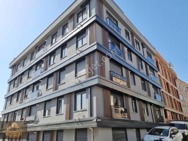 Deluxe 26 ' Dan Yeni Binada Asansörlü Otoparklı Teraslı Fırsatt