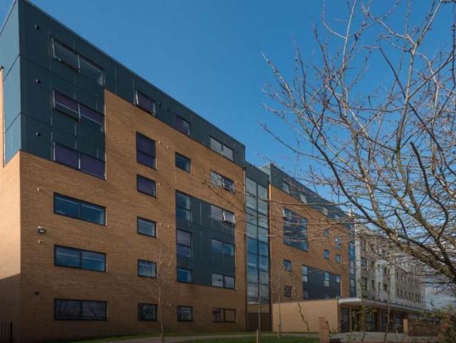Deluxe 2 Bed Kiln House. 2 bed apartment to rent £997 pcm £230 pw