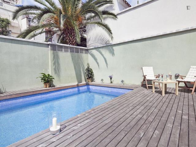 Deluxe 2 bedroom duplex apartment in Gràcia