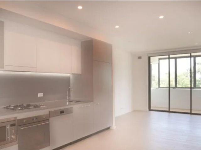 Deluxe Contemporary Riverside Apartment