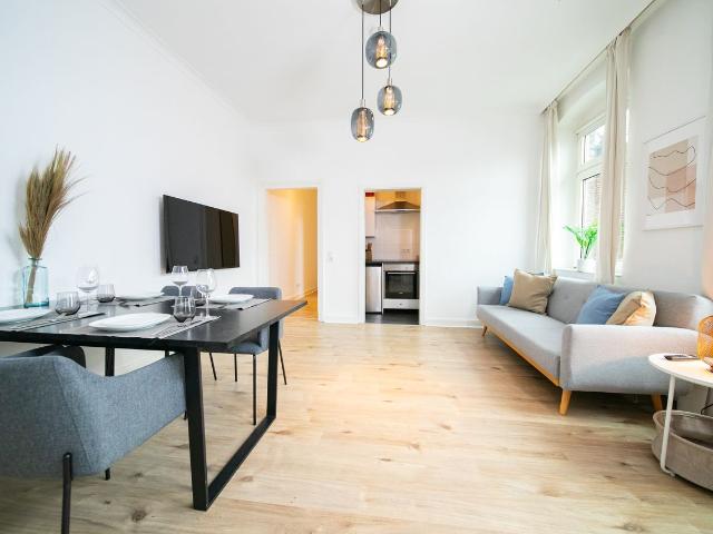 Deluxe Apartment | Central | 45 SQM | Küche, Neuss Amsterdam Apartments for Rent
