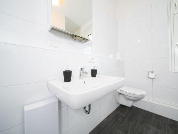 Deluxe Apartment | Central | 45 SQM | Küche, Neuss Amsterdam Apartments for Rent