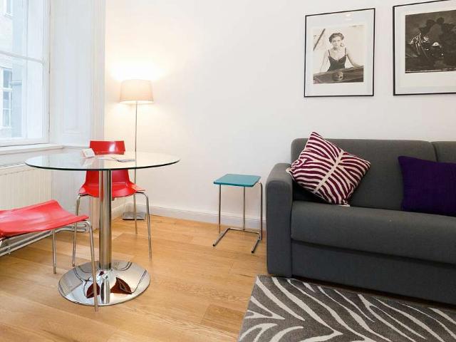 Deluxe Apartment directly at Graben