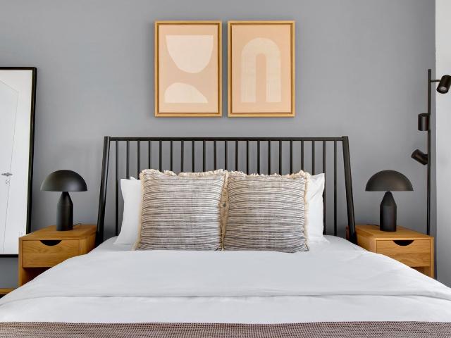 Deluxe Favoriten 1BR w/ Gym & Elevator, steps to Metro, Vienna Amsterdam Apartments for Rent