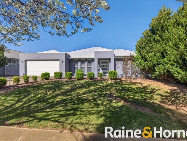 Deluxe Family Home