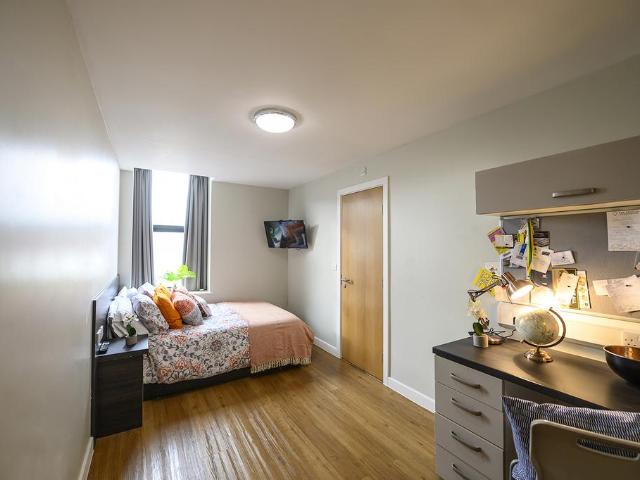 Deluxe Studio at Chester, Commonhall. 1 bed apartment to rent £1,105 pcm £255 pw