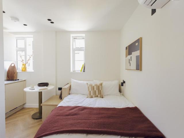 Deluxe Studio at Gravity Co The. Studio to rent £3,440 pcm £794 pw