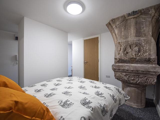 Deluxe Studio at Liverpool, 118 124. 1 bed flat to rent £880 pcm £203 pw
