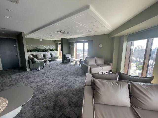 Deluxe Studio Floors 13 25