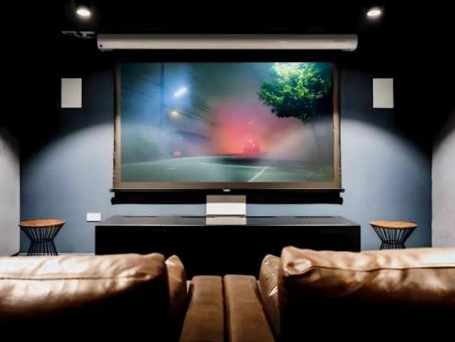 Deluxe Studio