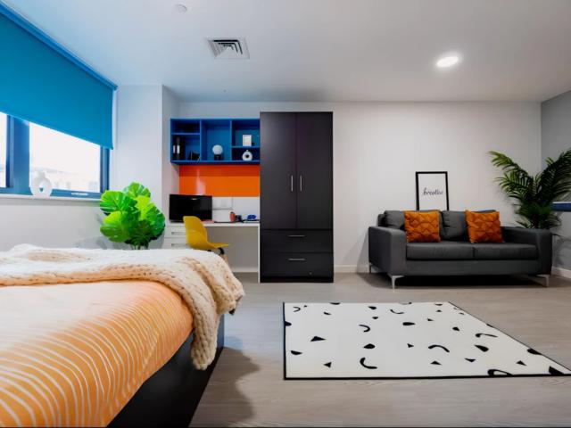 Deluxe Studio