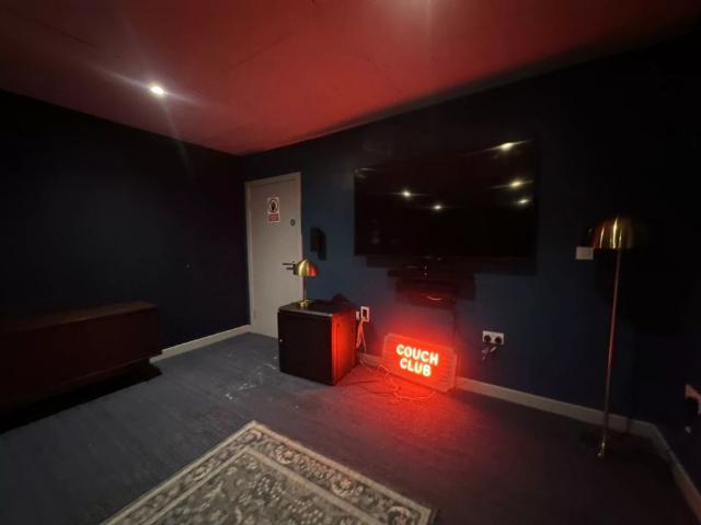 Deluxe Studio