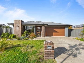 Delacombe, 19 Charolais Street