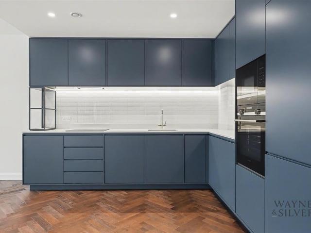 Delamarre House, Brent Cross, NW2 2 bed apartment to rent £2,850 pcm £658 pw
