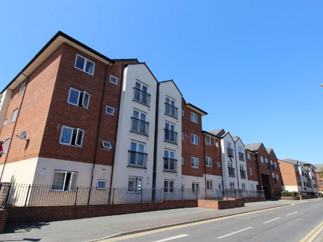 Delamere Court, Crewe CW1, 2 bed flat to rent, £800 pcm | PrimeLocation