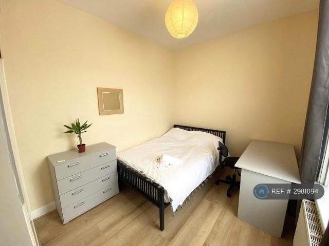 Delamere Road, Southsea, PO4 1 bed in a house share to rent £580 pcm £134 pw