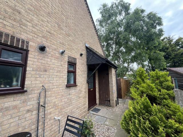 Delapre Court, PETERBOROUGH PE6 1 bed maisonette to rent £750 pcm £173 pw