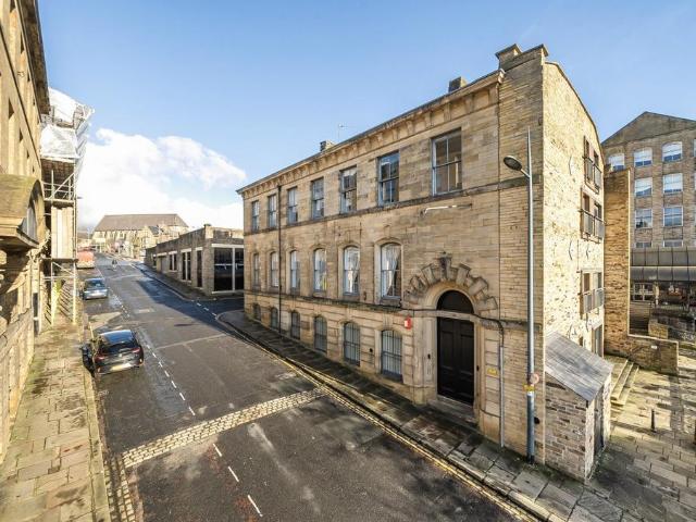 Delaunay House, 8 Burnett Street. 1 bed flat to rent £700 pcm £162 pw