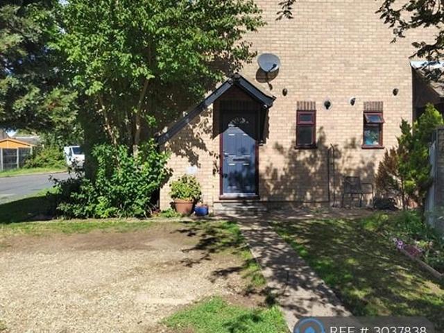 Delepre Court, Peterborough, PE6 1 bed end of terrace house to rent £725 pcm £167 pw