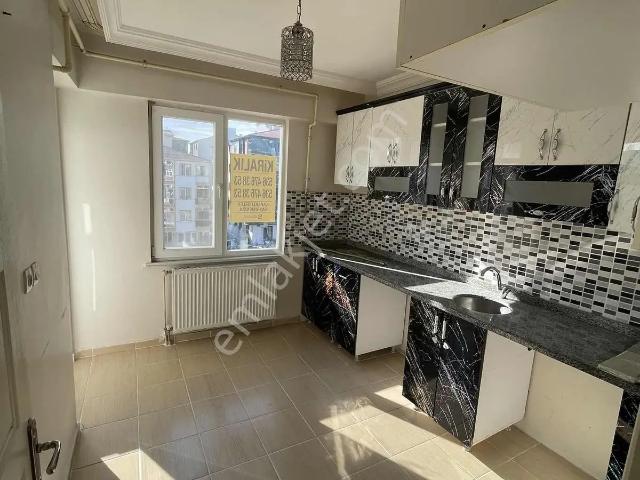 Delfa Yapı İnşaat Tan Vatan Caddesinde Kiralık 2+1 Daire