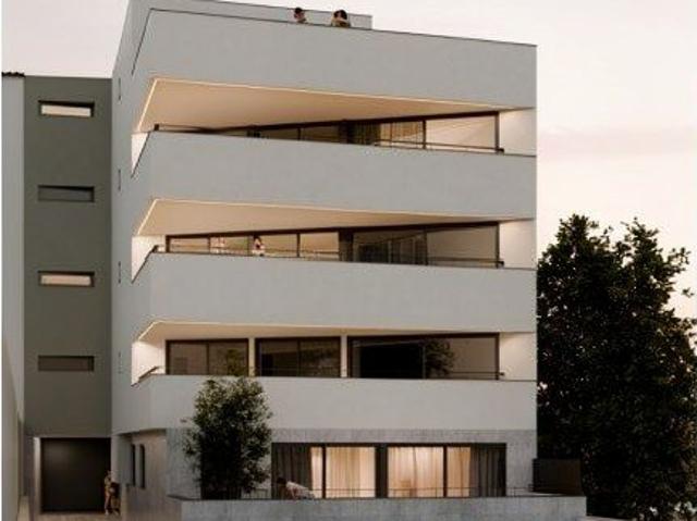 Delfim 842m² Canelas