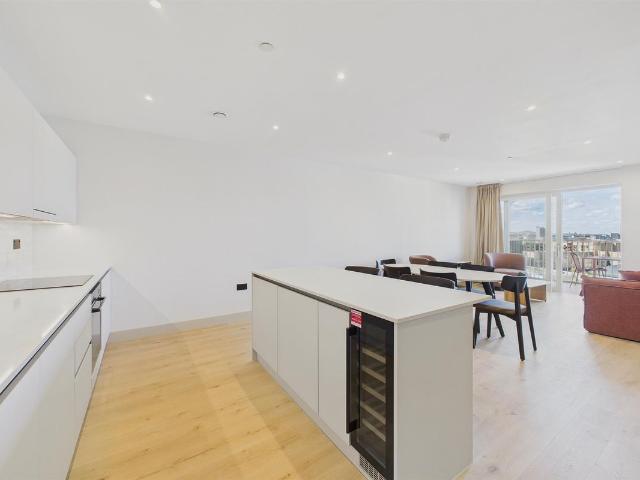 Delfino House, London NW9, 3 bed flat to rent, £3,365 pcm | PrimeLocation