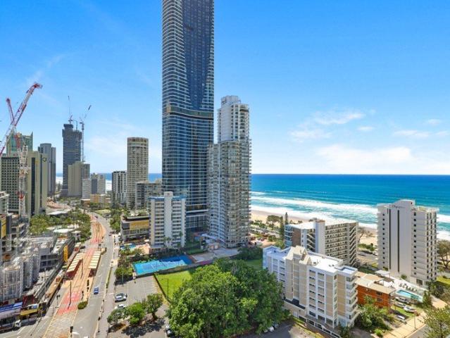 Delightful Ocean and District Vista By The Beach