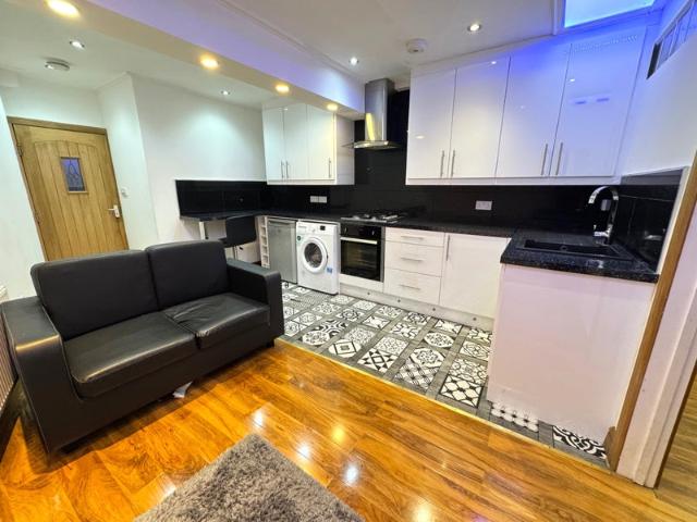 Delightful One Bedroom Flat to Rent, E2