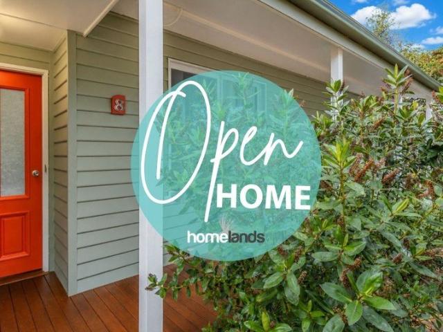 Delightful Cottage with Exquisite Gardens